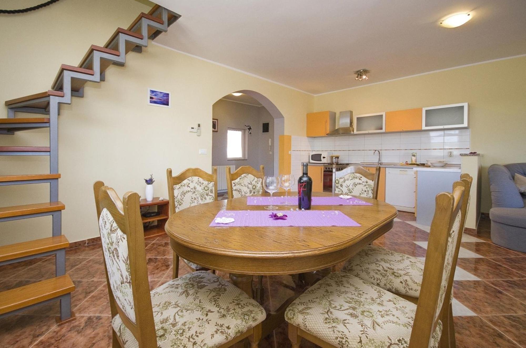 Apartment And Room Marlen Rovinjsko Selo Rum bild